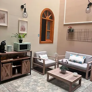 La Casa De Lola Homestay